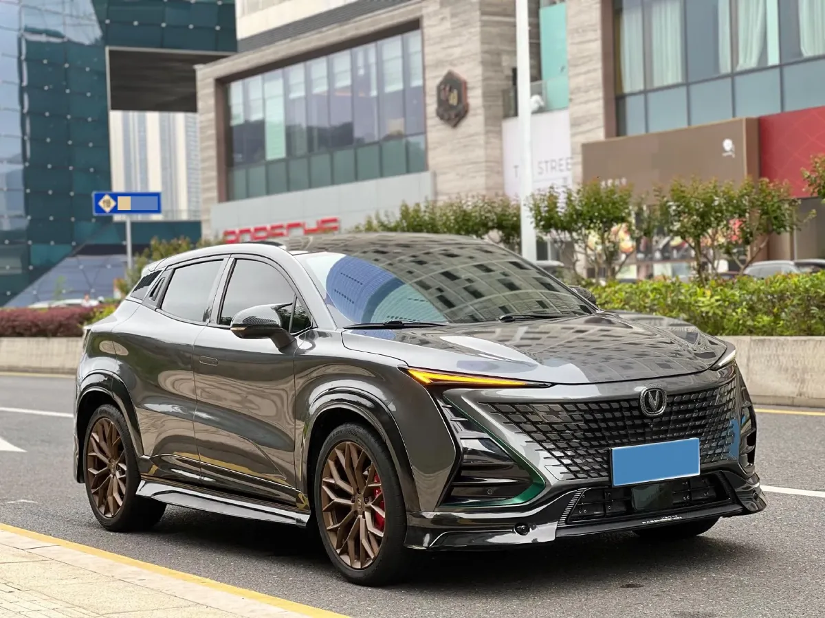 2022 ChangAn UNI-T 1.5T 188HP L4 7DCT,autocango,china used car exporter,china ev exporter,chinese used car exporter,chinese used ev exporter