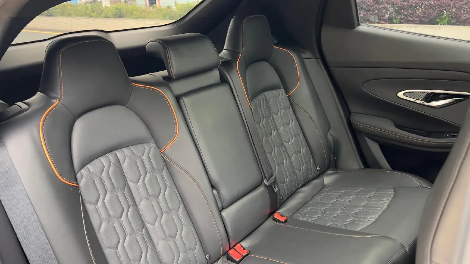 2022 ChangAn UNI-T 1.5T 188HP L4 7DCT,autocango,china used car exporter,china ev exporter,chinese used car exporter,chinese used ev exporter