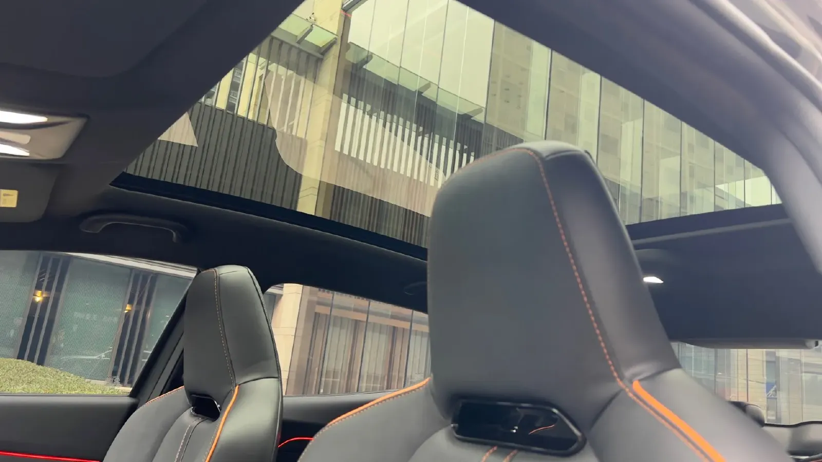 2022 ChangAn UNI-T 1.5T 188HP L4 7DCT,autocango,china used car exporter,china ev exporter,chinese used car exporter,chinese used ev exporter