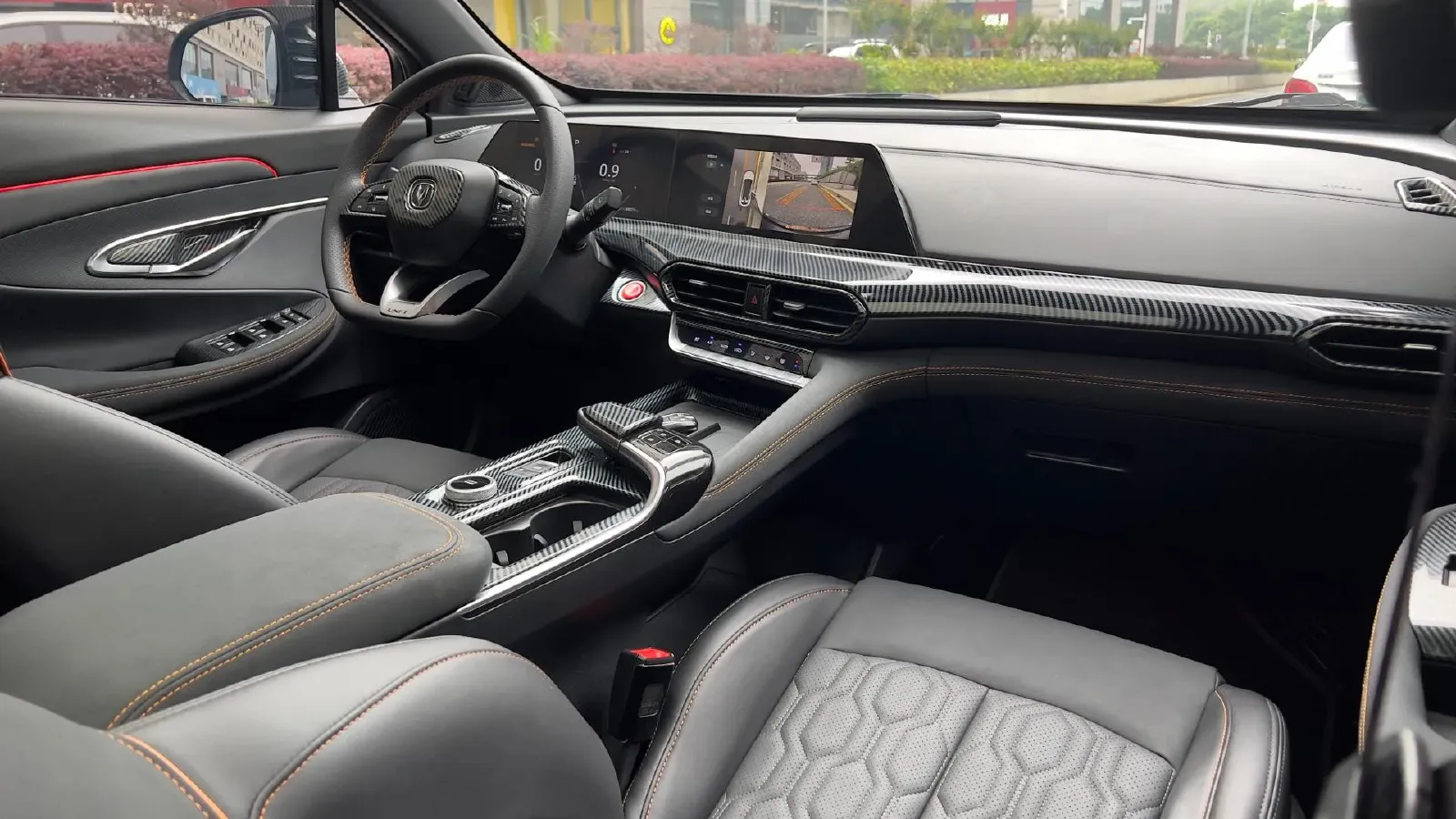 2022 ChangAn UNI-T 1.5T 188HP L4 7DCT,autocango,china used car exporter,china ev exporter,chinese used car exporter,chinese used ev exporter