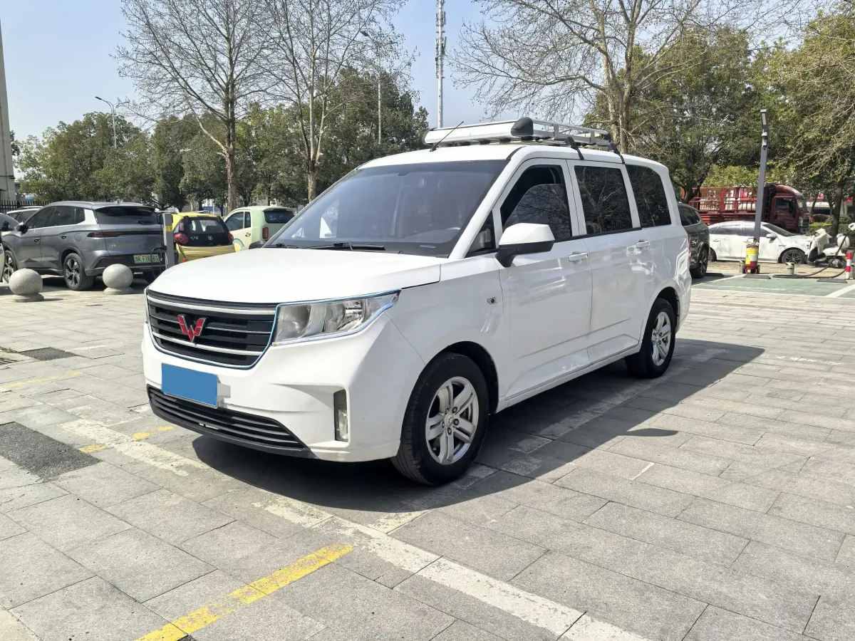 2019 WuLing HongGuang Plus 1.5T 147HP L4 6MT,autocango,china used car exporter,china ev exporter,chinese used car exporter,chinese used ev exporter