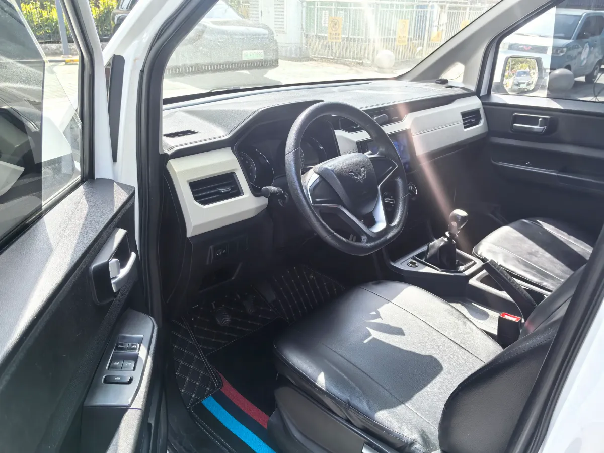 2019 WuLing HongGuang Plus 1.5T 147HP L4 6MT,autocango,china used car exporter,china ev exporter,chinese used car exporter,chinese used ev exporter