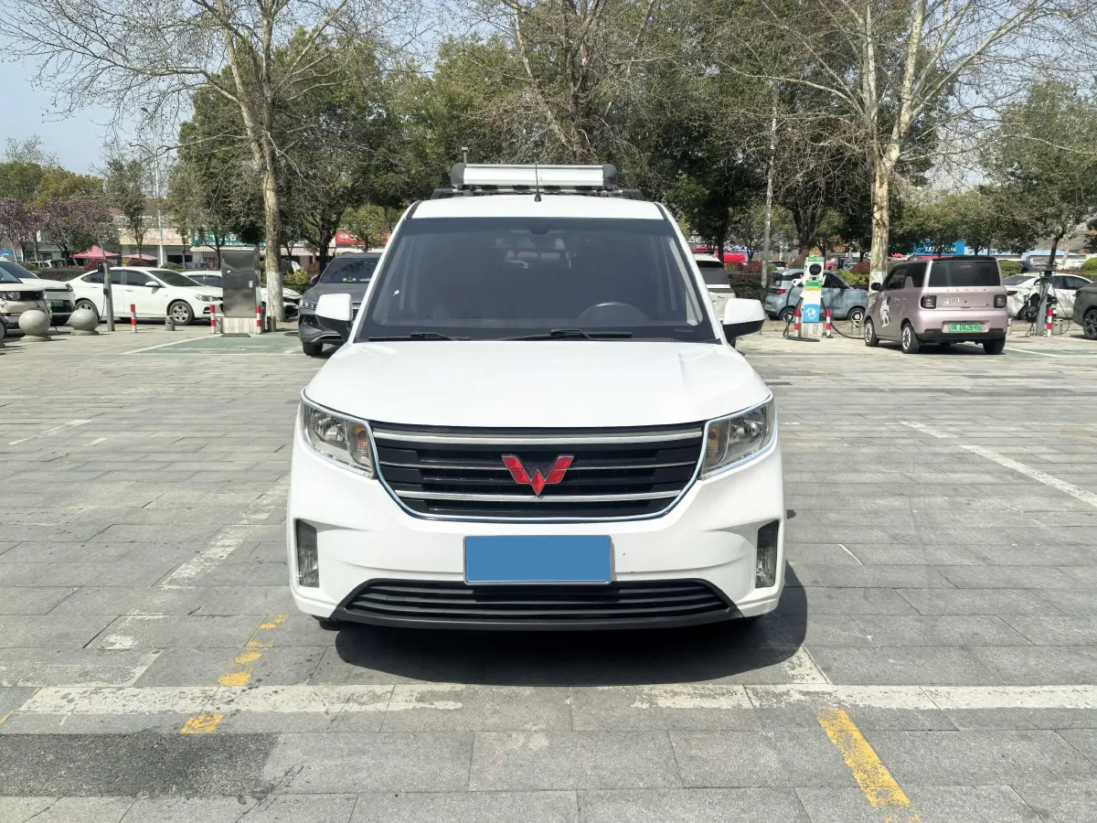 2019 WuLing HongGuang Plus 1.5T 147HP L4 6MT,autocango,china used car exporter,china ev exporter,chinese used car exporter,chinese used ev exporter