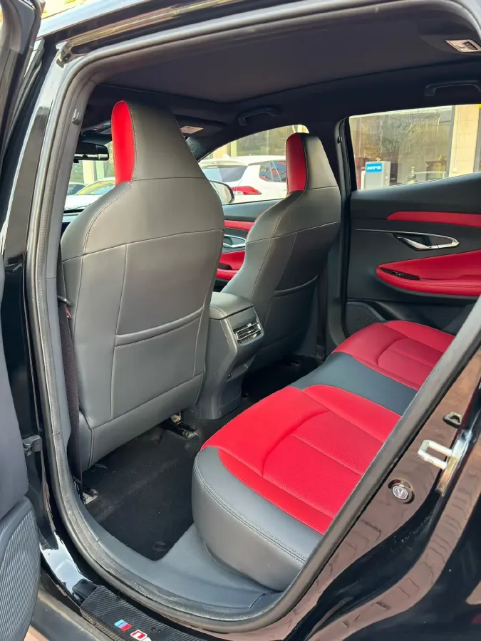 2020 ChangAn UNI-T 1.5T 180HP L4 7DCT,autocango,china used car exporter,china ev exporter,chinese used car exporter,chinese used ev exporter