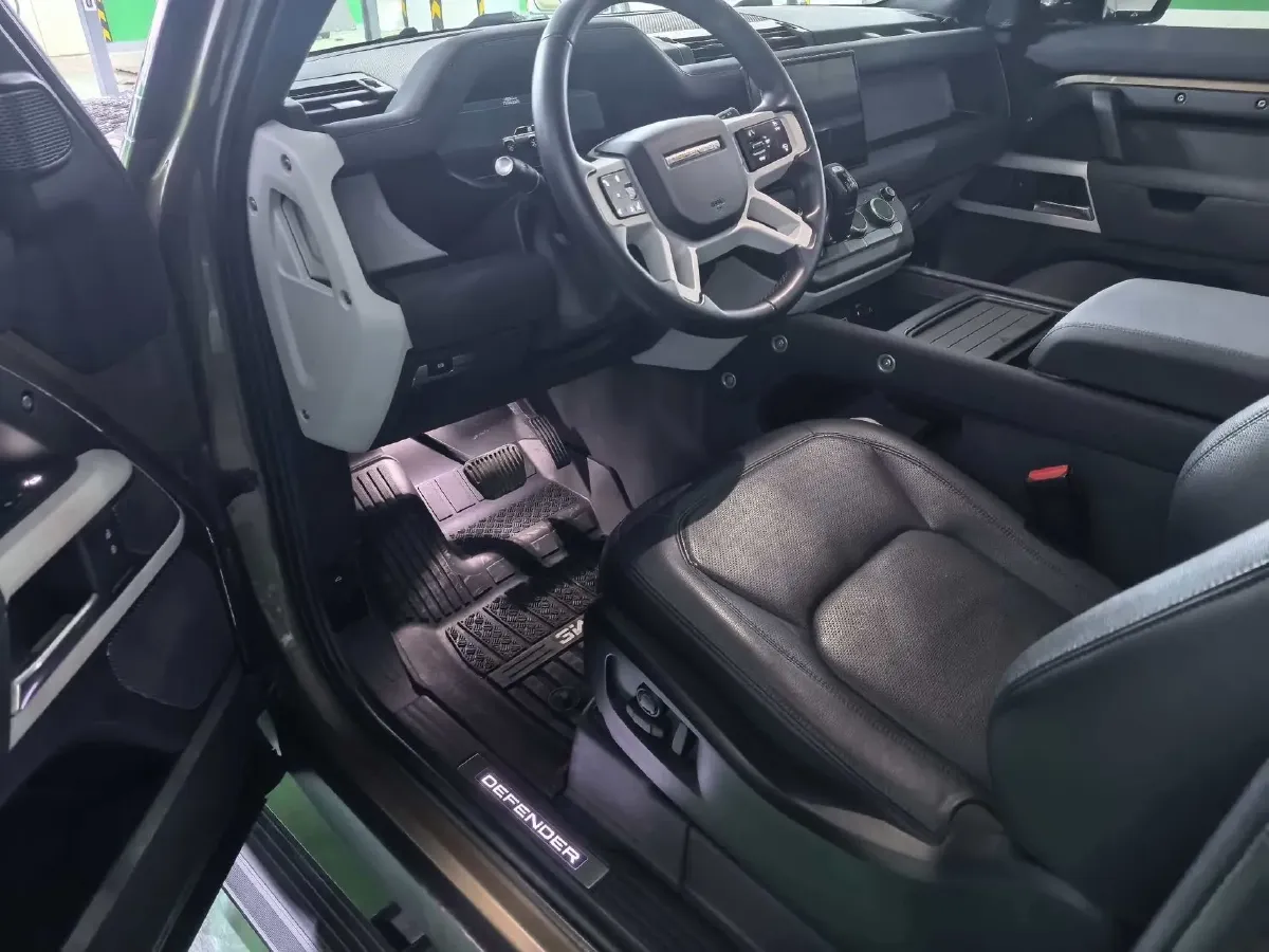 2023 Land Rover Defender 3.0T 400HP L6 8AT,autocango,china used car exporter,china ev exporter,chinese used car exporter,chinese used ev exporter