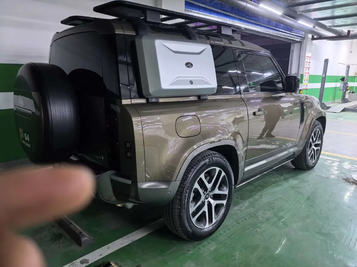 2023 Land Rover Defender 3.0T 400HP L6 8AT,autocango,china used car exporter,china ev exporter,chinese used car exporter,chinese used ev exporter