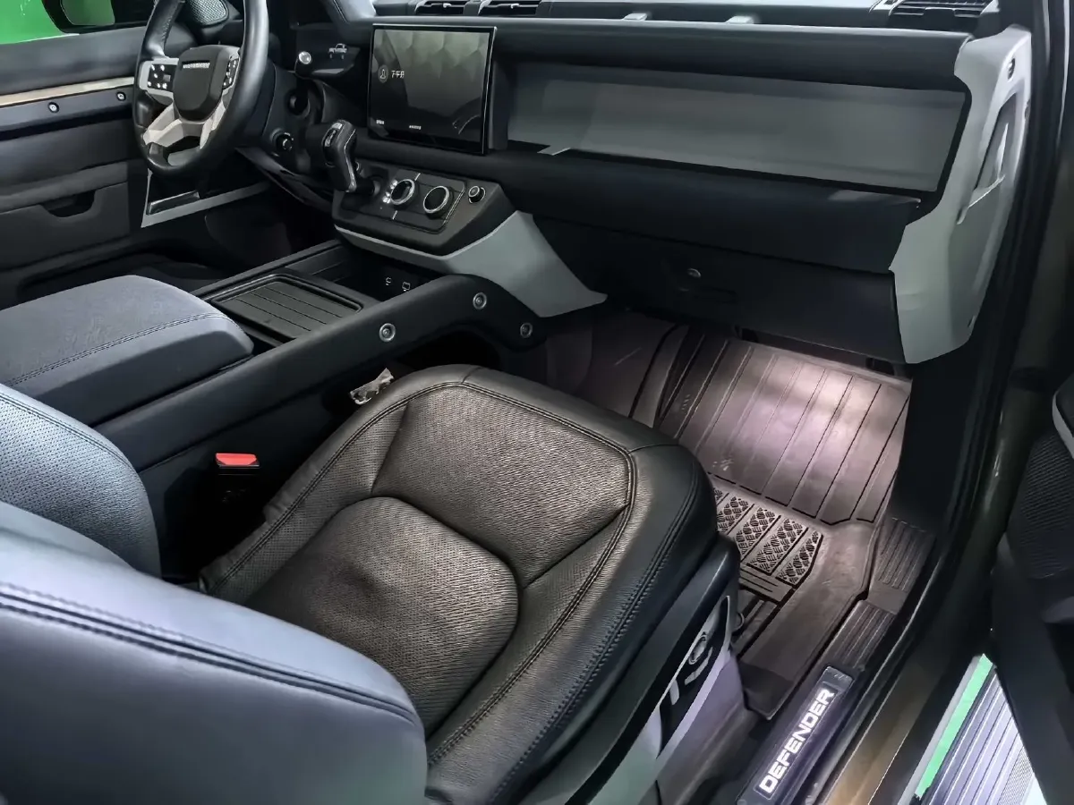 2023 Land Rover Defender 3.0T 400HP L6 8AT,autocango,china used car exporter,china ev exporter,chinese used car exporter,chinese used ev exporter