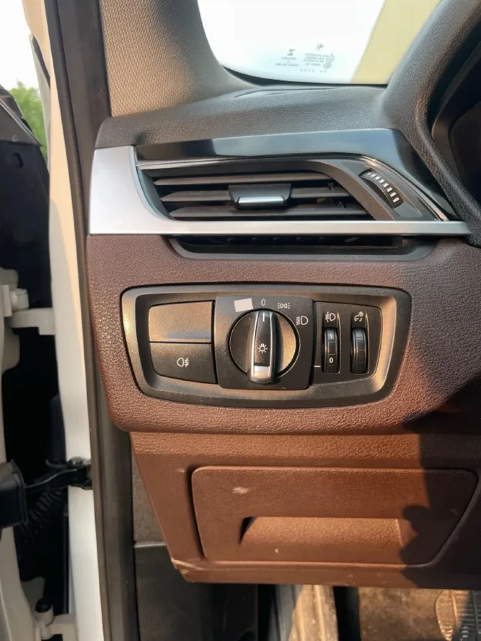 2021 BMW X1 2.0T 192HP L4 8AT,autocango,china used car exporter,china ev exporter,chinese used car exporter,chinese used ev exporter