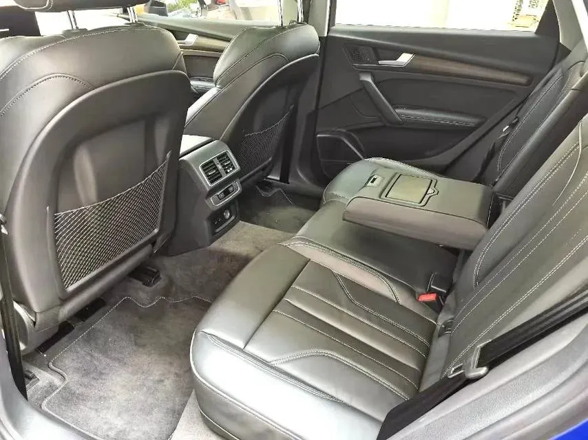 2021 Audi Q5L 2.0T 252HP L4 7DCT,autocango,china used car exporter,china ev exporter,chinese used car exporter,chinese used ev exporter