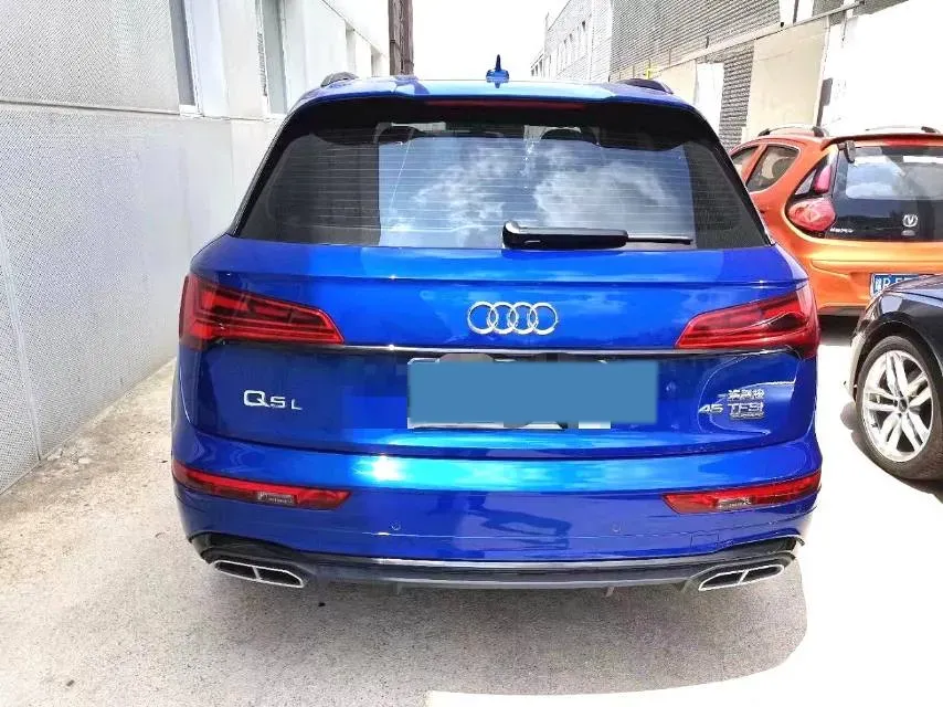 2021 Audi Q5L 2.0T 252HP L4 7DCT,autocango,china used car exporter,china ev exporter,chinese used car exporter,chinese used ev exporter