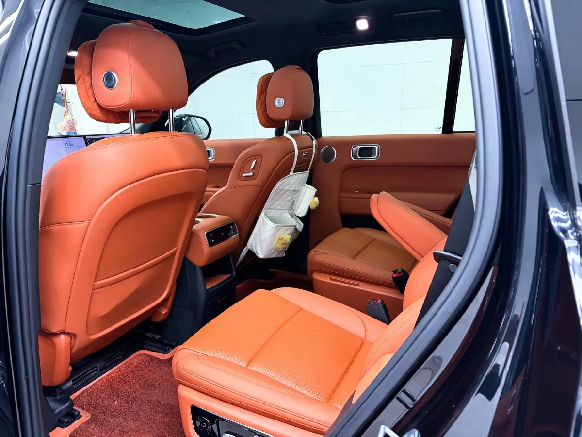 2024 Volvo S60 2.0T 197HP L4 7DCT,autocango,china used car exporter,china ev exporter,chinese used car exporter,chinese used ev exporter