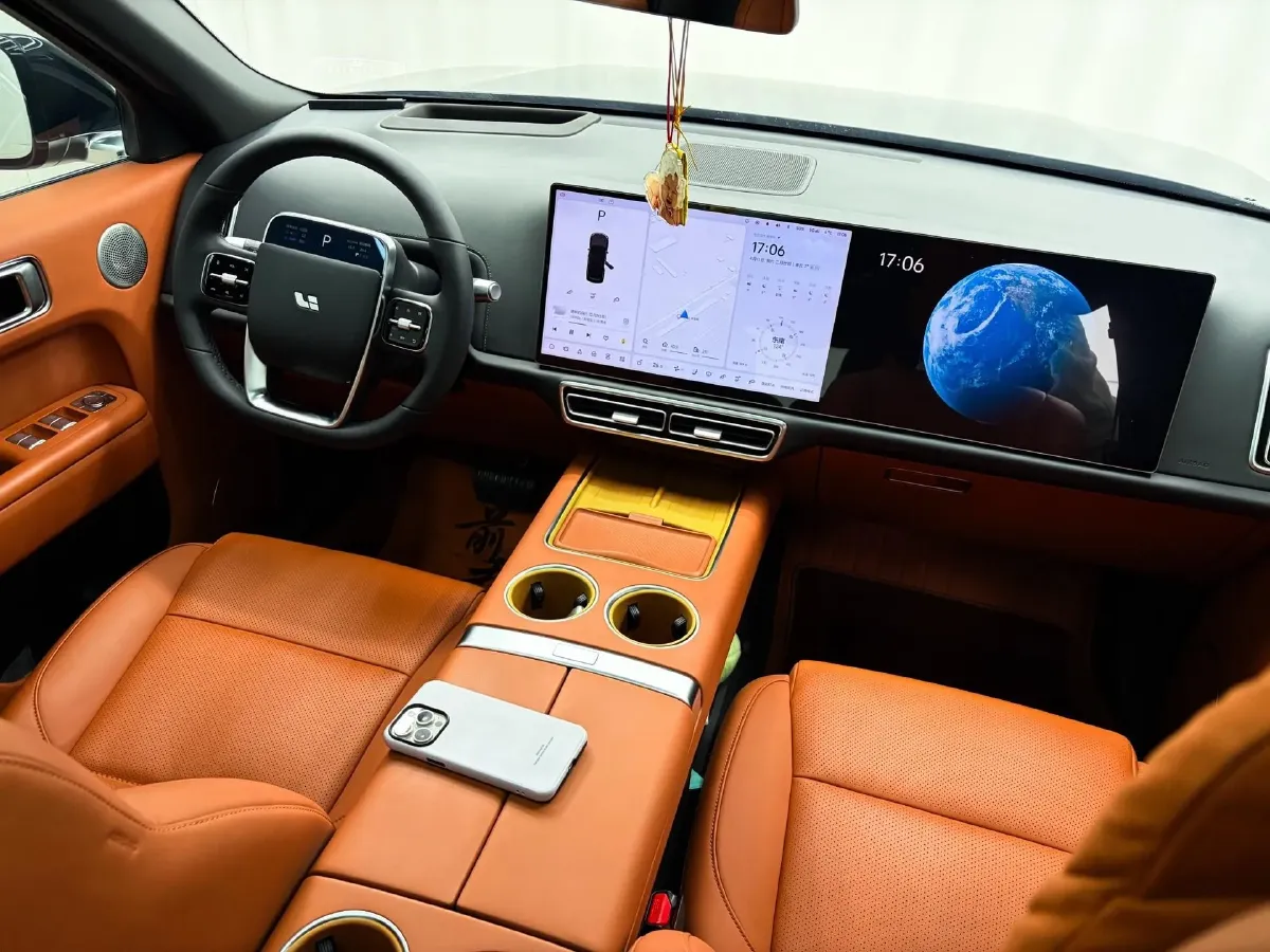 2024 Volvo S60 2.0T 197HP L4 7DCT,autocango,china used car exporter,china ev exporter,chinese used car exporter,chinese used ev exporter