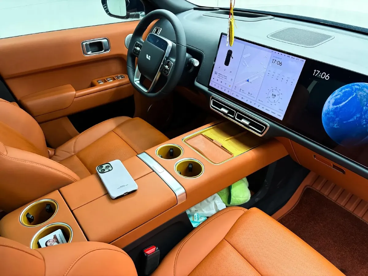 2024 Volvo S60 2.0T 197HP L4 7DCT,autocango,china used car exporter,china ev exporter,chinese used car exporter,chinese used ev exporter