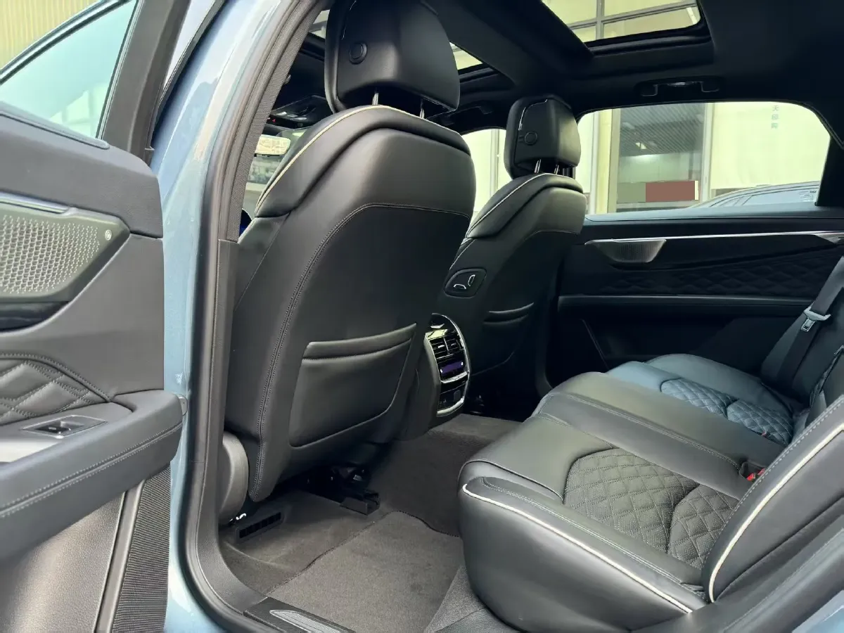 2023 Cadillac CT6 2.0T 237HP L4 10AT,autocango,china used car exporter,china ev exporter,chinese used car exporter,chinese used ev exporter