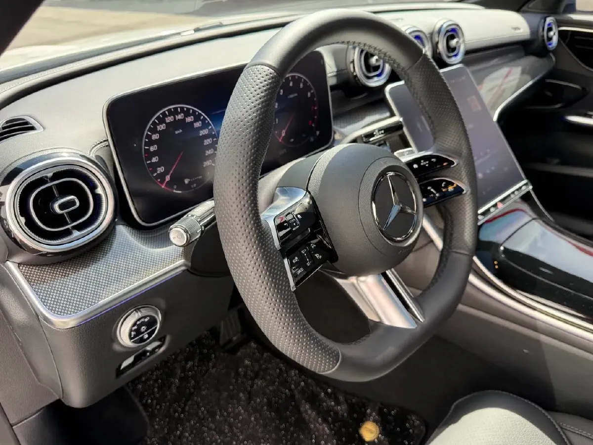 2025 Mercedes-Benz C Class 1.5T 204HP L4 9AT,autocango,china used car exporter,china ev exporter,chinese used car exporter,chinese used ev exporter