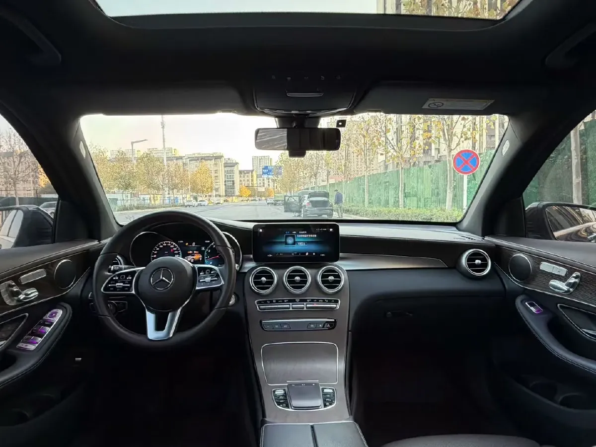 2022 Mercedes-Benz GLC Class 2.0T 258HP L4 9AT,autocango,china used car exporter,china ev exporter,chinese used car exporter,chinese used ev exporter