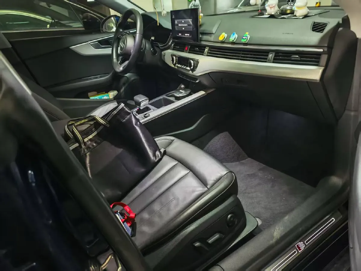 2021 Audi A5 2.0T 204HP L4 7DCT,autocango,china used car exporter,china ev exporter,chinese used car exporter,chinese used ev exporter