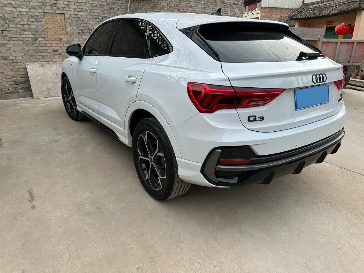 2024 Audi Q3 Sportback 2.0T 186HP L4 7DCT,autocango,china used car exporter,china ev exporter,chinese used car exporter,chinese used ev exporter
