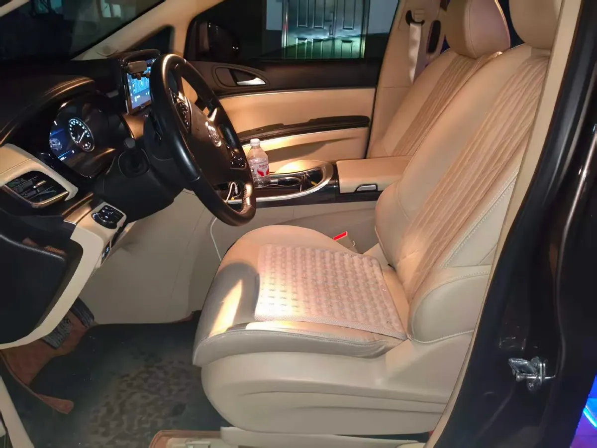 2023 Buick GL8 2.0T 237HP L4 9AT,autocango,china used car exporter,china ev exporter,chinese used car exporter,chinese used ev exporter