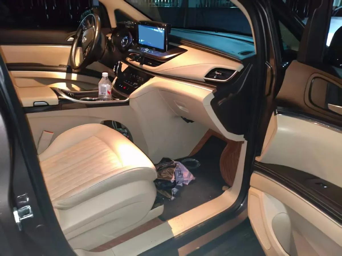 2023 Buick GL8 2.0T 237HP L4 9AT,autocango,china used car exporter,china ev exporter,chinese used car exporter,chinese used ev exporter