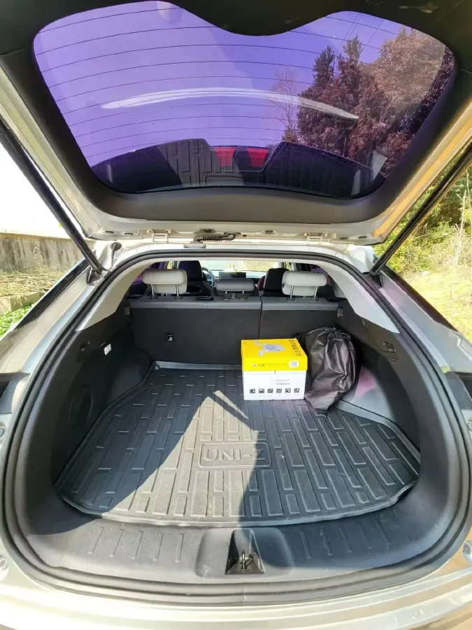 2024 ChangAn UNI-Z 1.5L 98HP L4 E-CVT PHEV 18.4KWH,autocango,china used car exporter,china ev exporter,chinese used car exporter,chinese used ev exporter