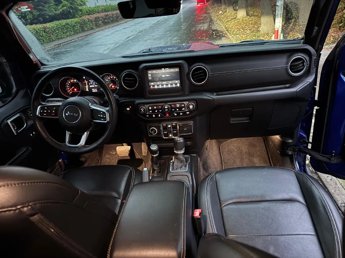 2019 Jeep Wrangler 2.0T 266HP L4 8AT,autocango,china used car exporter,china ev exporter,chinese used car exporter,chinese used ev exporter