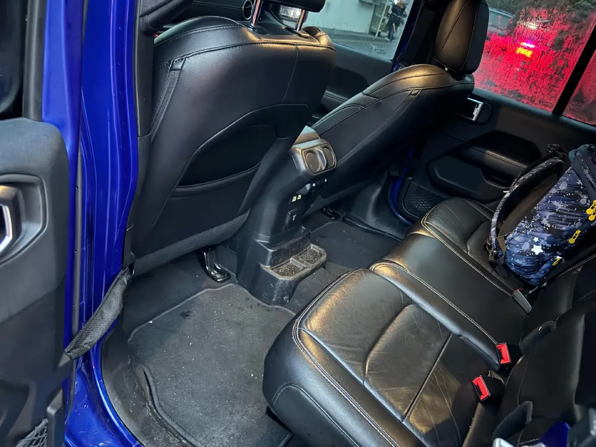 2019 Jeep Wrangler 2.0T 266HP L4 8AT,autocango,china used car exporter,china ev exporter,chinese used car exporter,chinese used ev exporter