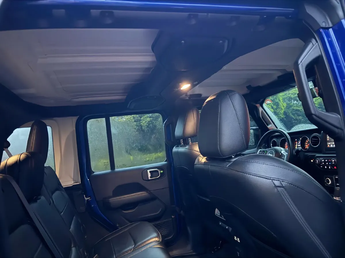 2019 Jeep Wrangler 2.0T 266HP L4 8AT,autocango,china used car exporter,china ev exporter,chinese used car exporter,chinese used ev exporter