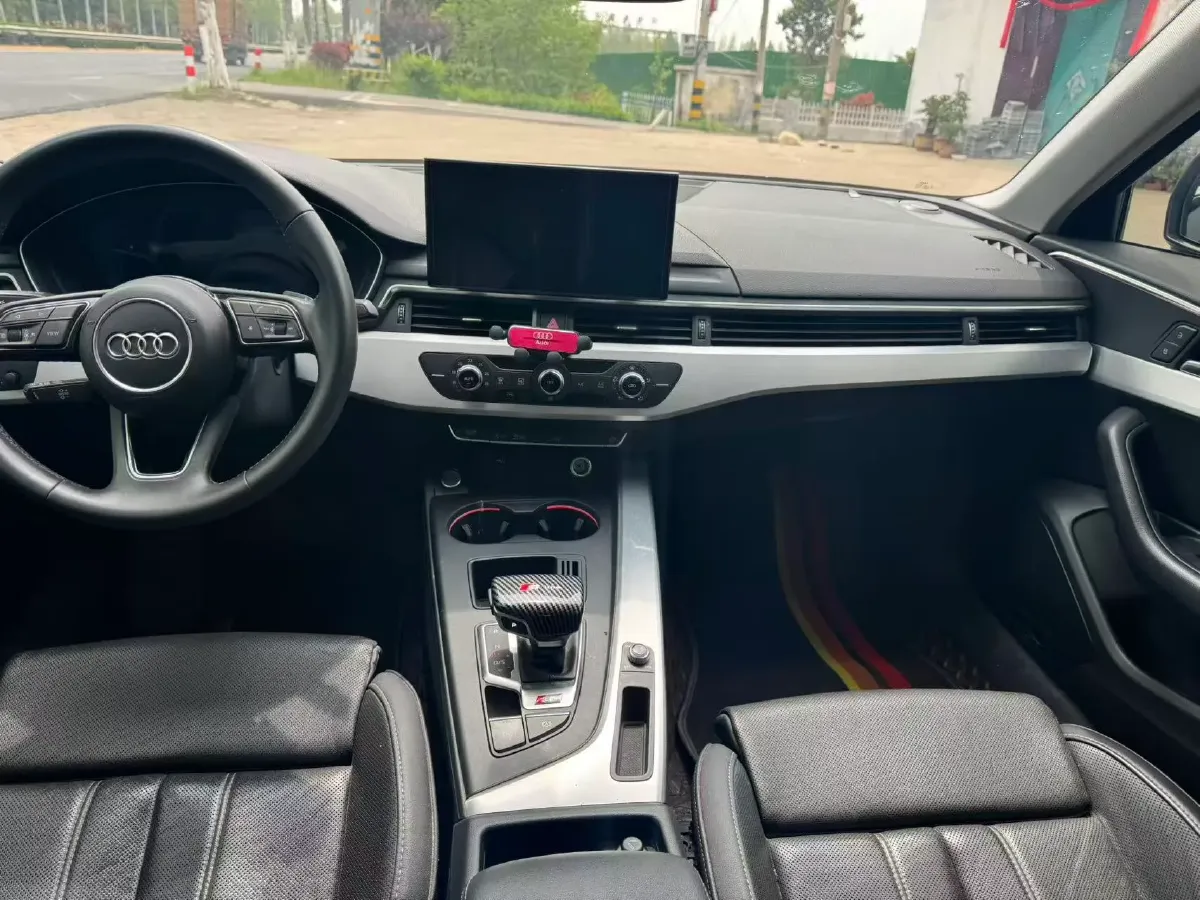 2020 Audi A4L 2.0T 190HP L4 7DCT,autocango,china used car exporter,china ev exporter,chinese used car exporter,chinese used ev exporter