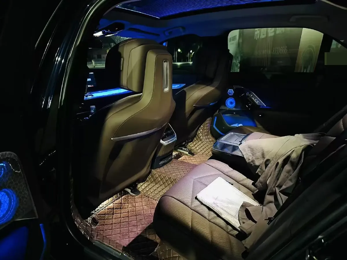 2023 BMW 7 Series 3.0T 272HP L6 8AT,autocango,china used car exporter,china ev exporter,chinese used car exporter,chinese used ev exporter