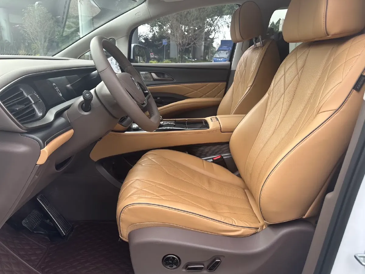 2022 Mercedes-Benz GLC Class 2.0T 197HP L4 9AT,autocango,china used car exporter,china ev exporter,chinese used car exporter,chinese used ev exporter