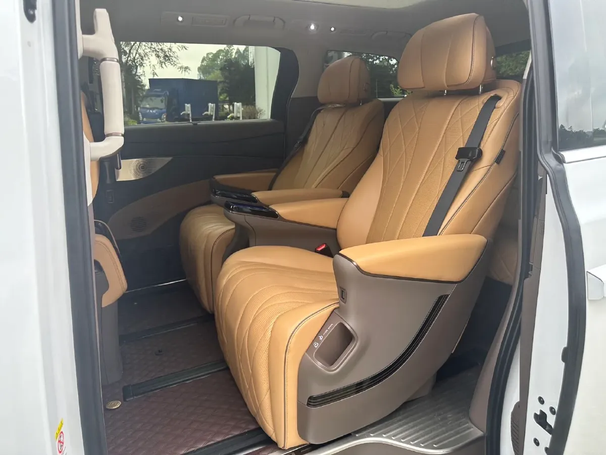 2022 Mercedes-Benz GLC Class 2.0T 197HP L4 9AT,autocango,china used car exporter,china ev exporter,chinese used car exporter,chinese used ev exporter