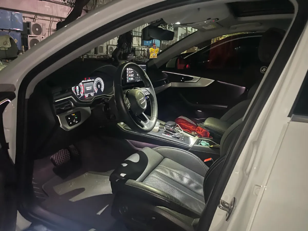 2020 Audi A4L 2.0T 190HP L4 7DCT,autocango,china used car exporter,china ev exporter,chinese used car exporter,chinese used ev exporter