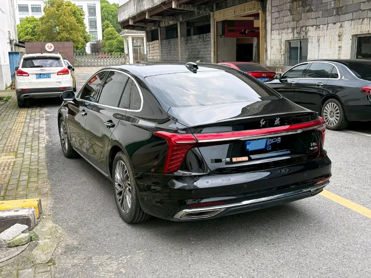 2023 HongQi H5 2.0T 224HP L4 8AT,autocango,china used car exporter,china ev exporter,chinese used car exporter,chinese used ev exporter