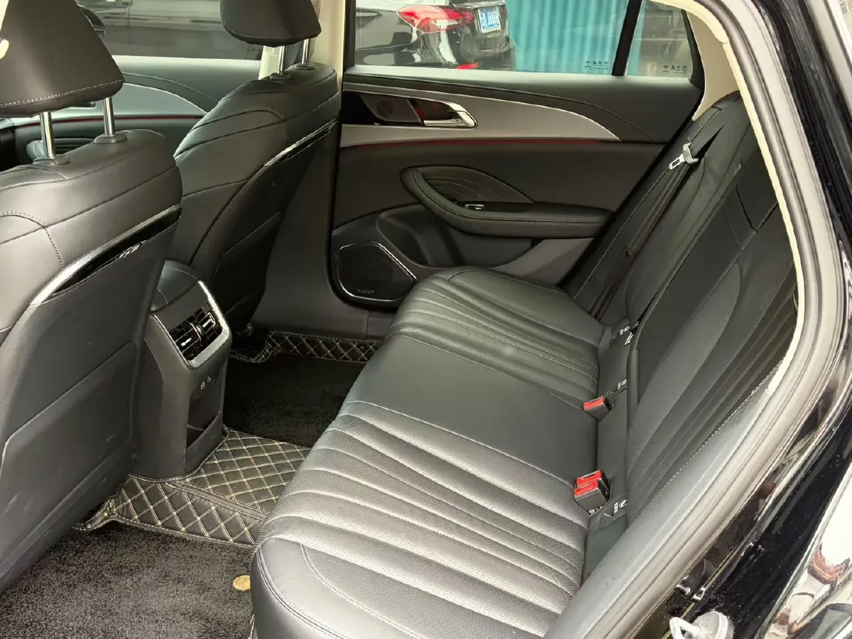 2023 HongQi H5 2.0T 224HP L4 8AT,autocango,china used car exporter,china ev exporter,chinese used car exporter,chinese used ev exporter