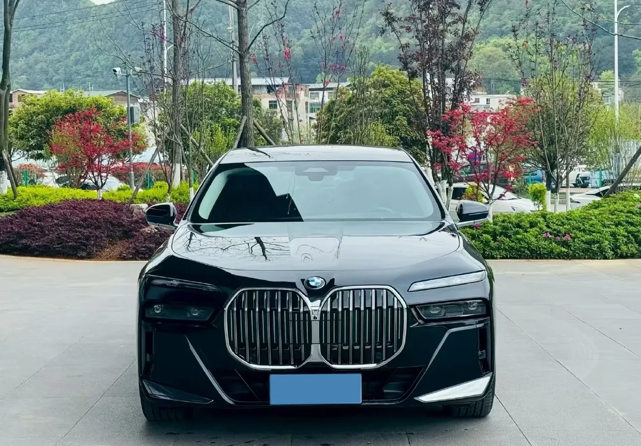 2023 BMW 7 Series 3.0T 381HP L6 8AT,autocango,china used car exporter,china ev exporter,chinese used car exporter,chinese used ev exporter