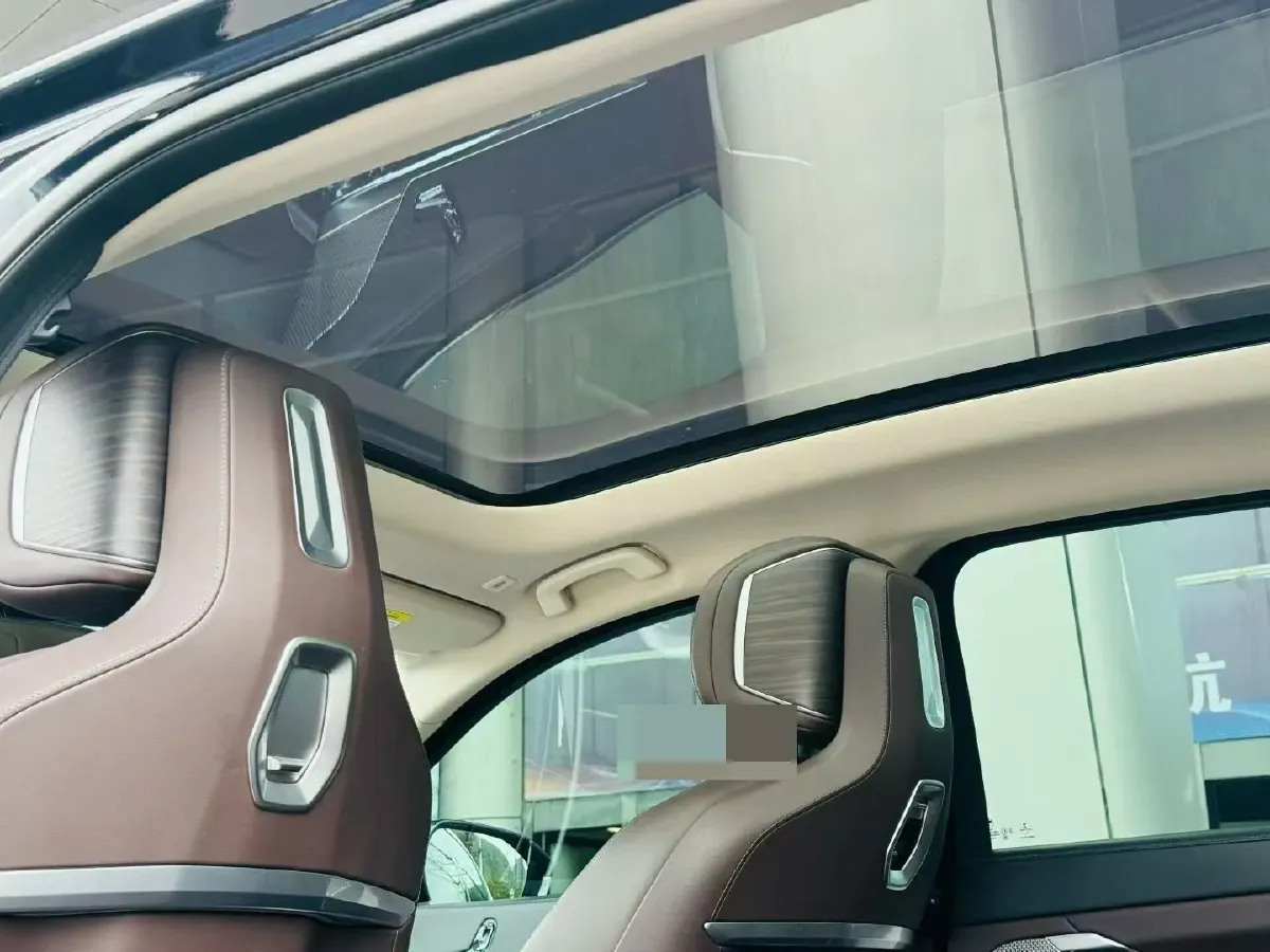 2023 BMW 7 Series 3.0T 381HP L6 8AT,autocango,china used car exporter,china ev exporter,chinese used car exporter,chinese used ev exporter