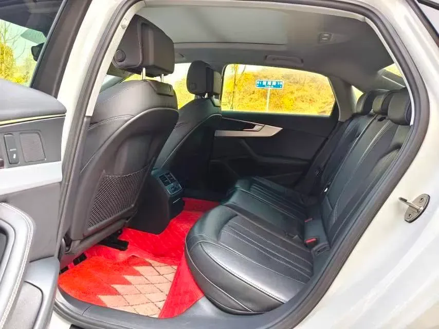 2022 Audi A4L 2.0T 190HP L4 7DCT,autocango,china used car exporter,china ev exporter,chinese used car exporter,chinese used ev exporter