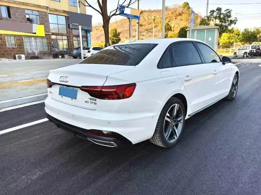 2022 Audi A4L 2.0T 190HP L4 7DCT,autocango,china used car exporter,china ev exporter,chinese used car exporter,chinese used ev exporter