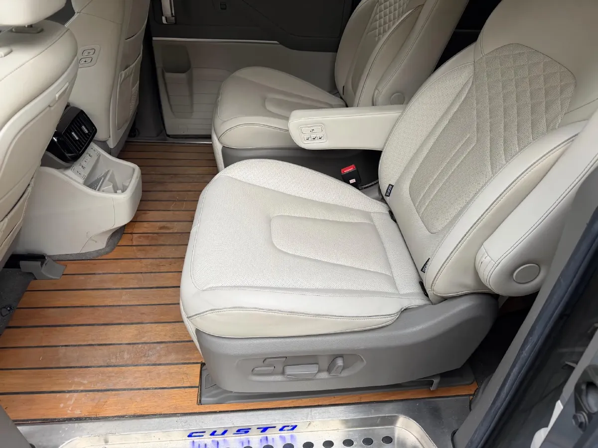 2021 Hyundai Custo 2.0T 236HP L4 8AT,autocango,china used car exporter,china ev exporter,chinese used car exporter,chinese used ev exporter