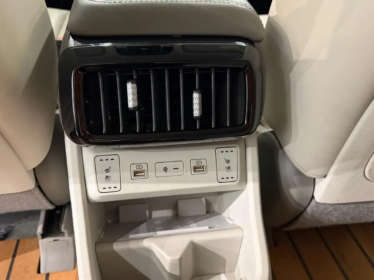 2021 Hyundai Custo 2.0T 236HP L4 8AT,autocango,china used car exporter,china ev exporter,chinese used car exporter,chinese used ev exporter