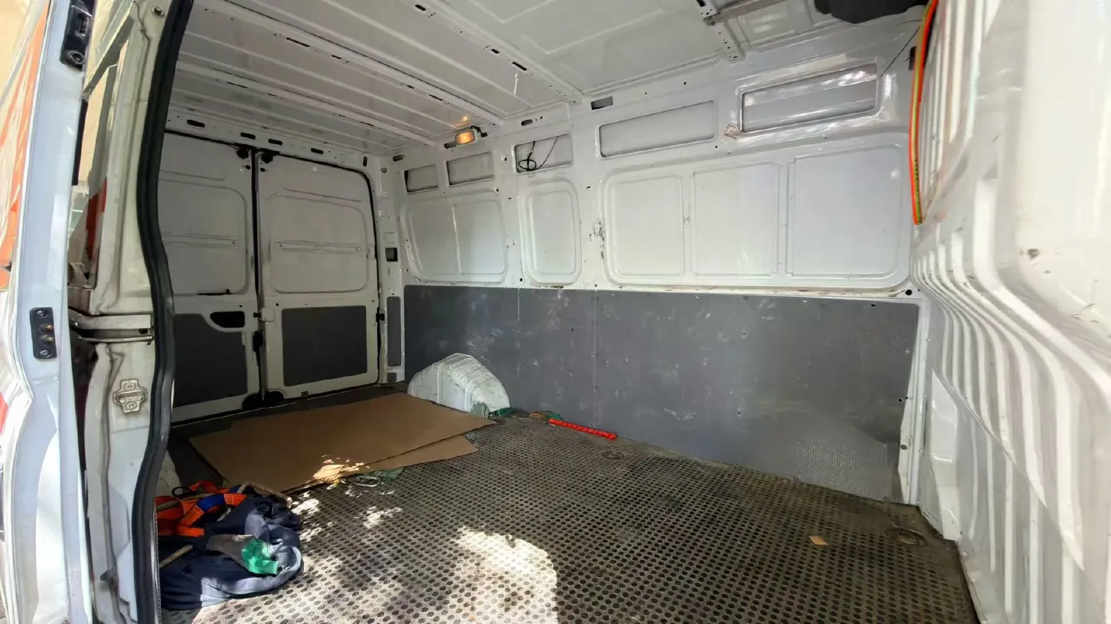 2023 MAXUS XinTu V80 2.0T 127HP L4 6MT,autocango,china used car exporter,china ev exporter,chinese used car exporter,chinese used ev exporter