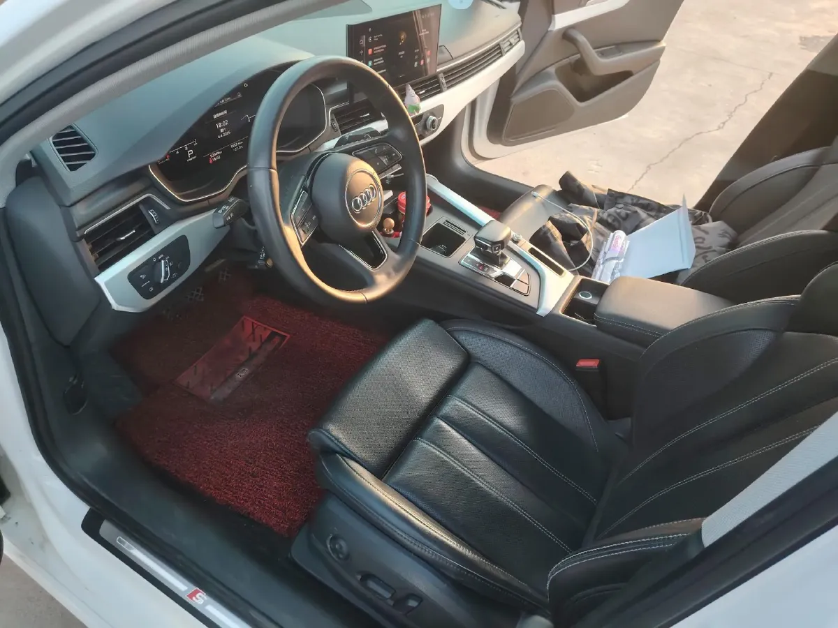 2022 Audi A4L 2.0T 190HP L4 7DCT,autocango,china used car exporter,china ev exporter,chinese used car exporter,chinese used ev exporter