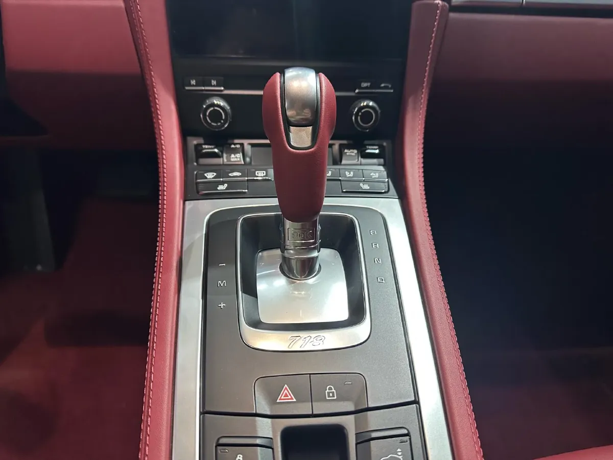 2023 Porsche 718 2.0T 250HP H4 7DCT,autocango,china used car exporter,china ev exporter,chinese used car exporter,chinese used ev exporter