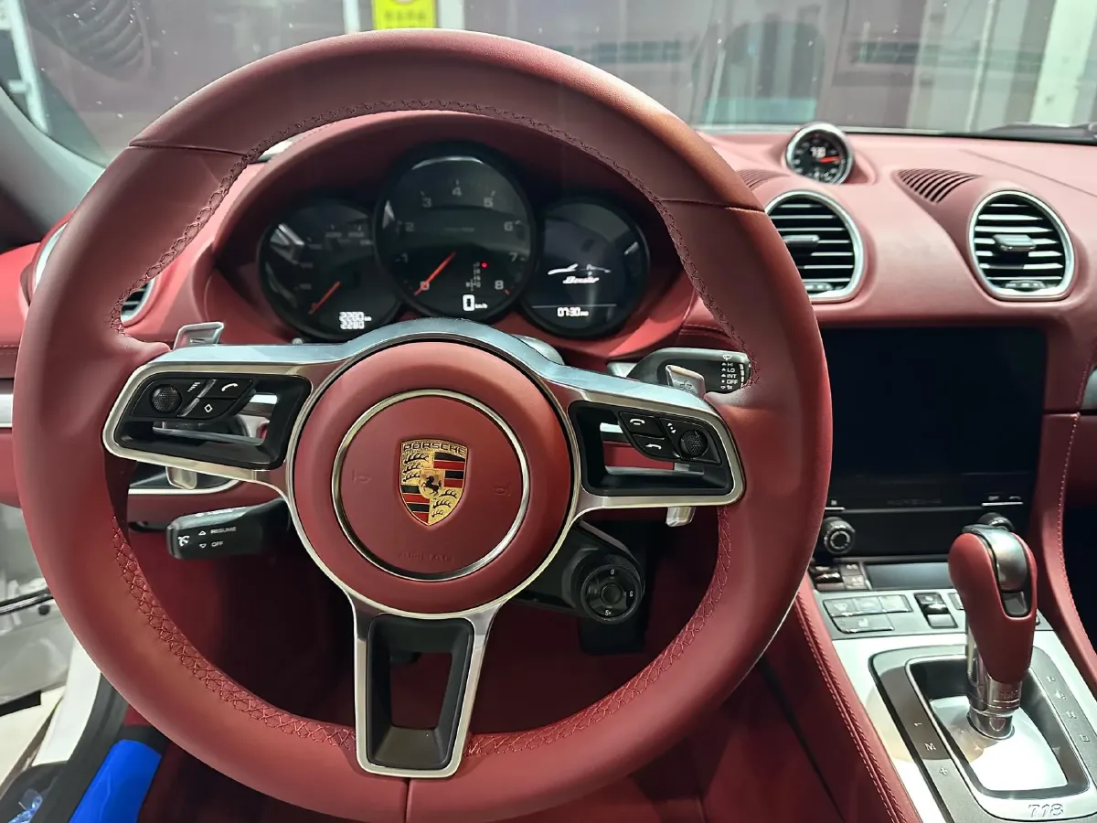 2023 Porsche 718 2.0T 250HP H4 7DCT,autocango,china used car exporter,china ev exporter,chinese used car exporter,chinese used ev exporter