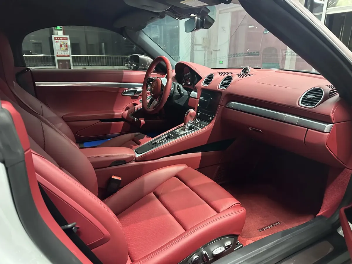 2023 Porsche 718 2.0T 250HP H4 7DCT,autocango,china used car exporter,china ev exporter,chinese used car exporter,chinese used ev exporter