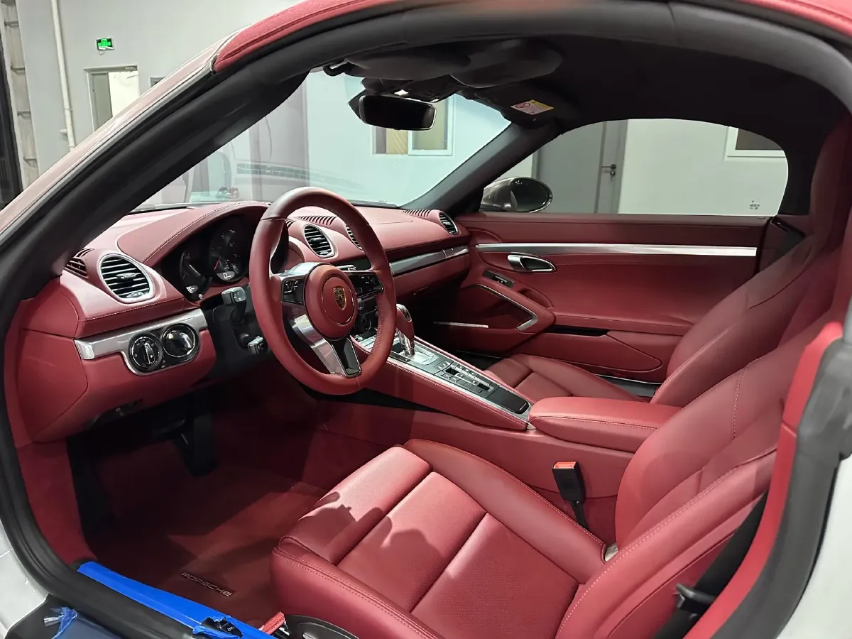 2023 Porsche 718 2.0T 250HP H4 7DCT,autocango,china used car exporter,china ev exporter,chinese used car exporter,chinese used ev exporter