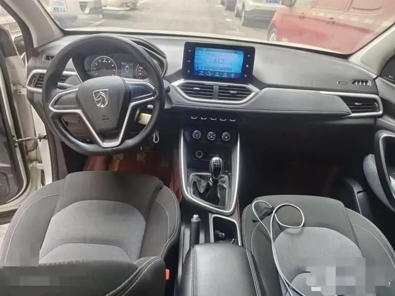 2019 BaoJun 530 1.5T 150HP L4 6MT,autocango,china used car exporter,china ev exporter,chinese used car exporter,chinese used ev exporter
