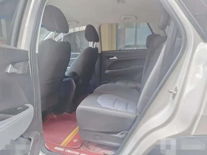 2019 BaoJun 530 1.5T 150HP L4 6MT,autocango,china used car exporter,china ev exporter,chinese used car exporter,chinese used ev exporter