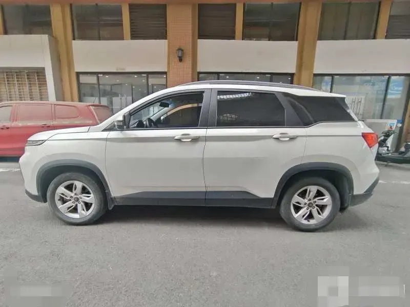2019 BaoJun 530 1.5T 150HP L4 6MT,autocango,china used car exporter,china ev exporter,chinese used car exporter,chinese used ev exporter